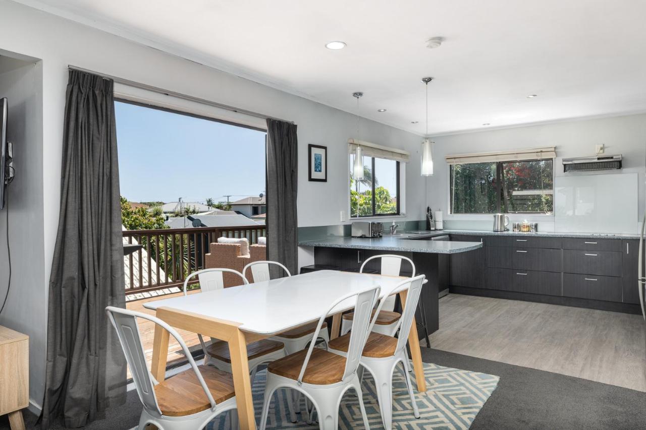 Convenient Family Bach With Easy Access To Blake Park The Beach And Downtown Mount Maunganui Ngoại thất bức ảnh