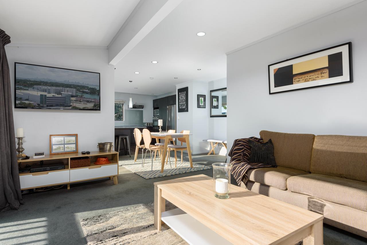 Convenient Family Bach With Easy Access To Blake Park The Beach And Downtown Mount Maunganui Ngoại thất bức ảnh